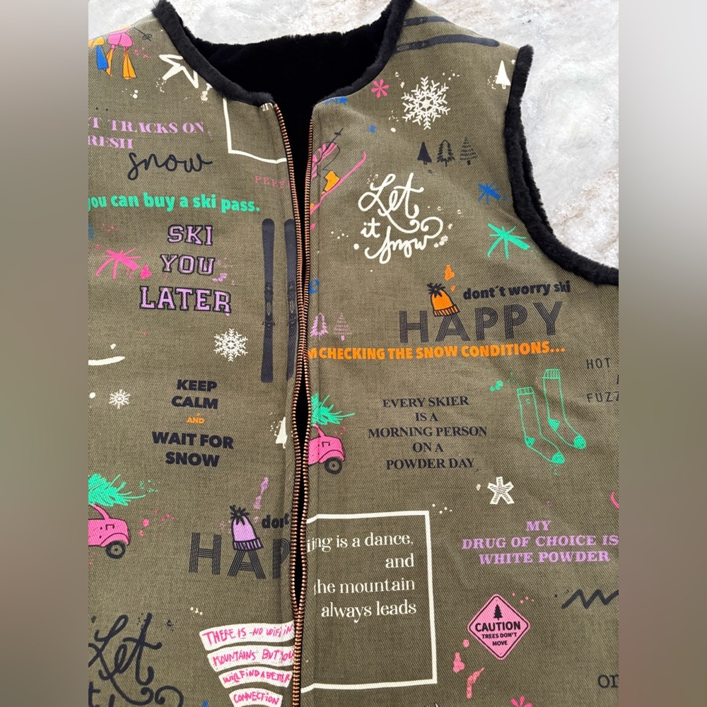 Vilagallo Naomi Apres Ski Reversible
Vest Sz L Zip Up Y2K Ski Cabincore Artsy - Picture 8 of 10